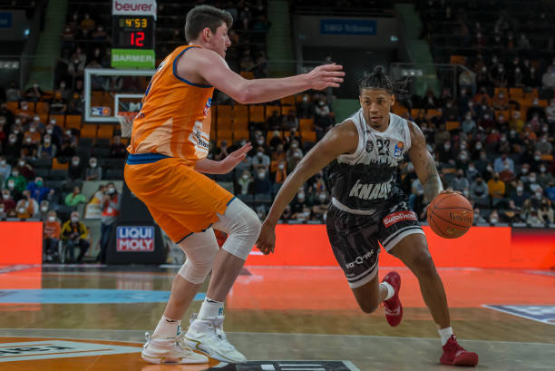 定性充满疑 定性充满疑