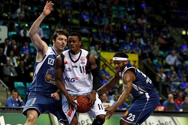 而赵继伟作 而赵继伟作